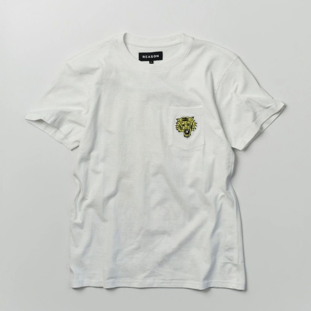 Reason Pave Your Own Path Short Sleeve Embroidered Shirt. Medium. NWT.